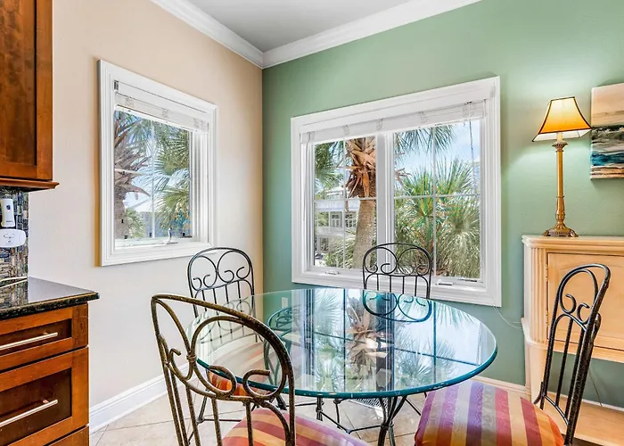 Elegant House With Pool On-site Golf & Wraparound Porch Holiday home *