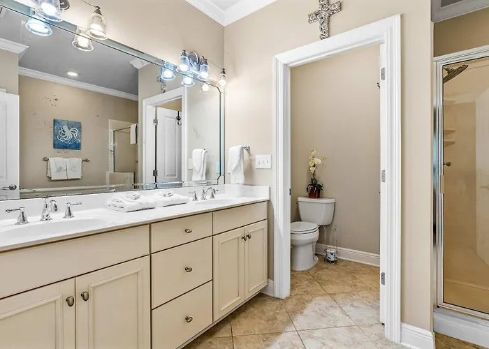 Elegant House With Pool On-site Golf & Wraparound Porch Holiday home