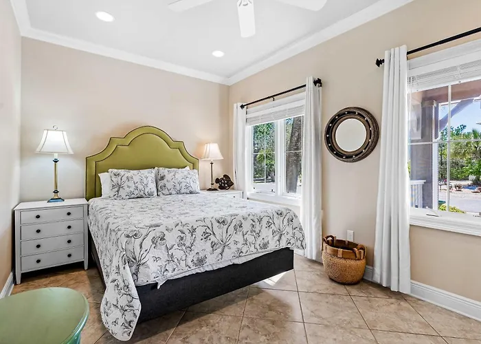 Holiday home Elegant House With Pool On-site Golf & Wraparound Porch *